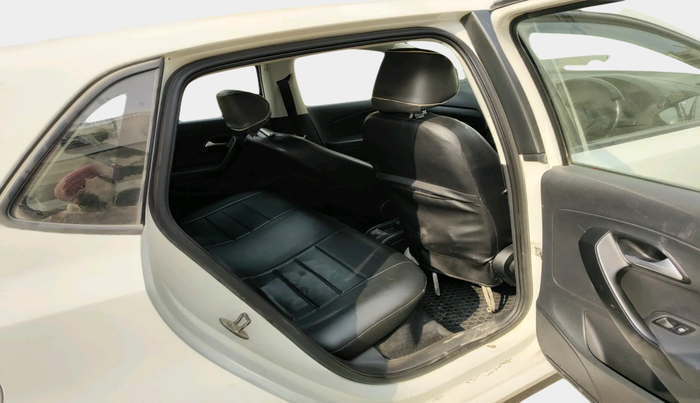 2017 Volkswagen Polo COMFORTLINE 1.2L, Petrol, Manual, 72,628 km, interior