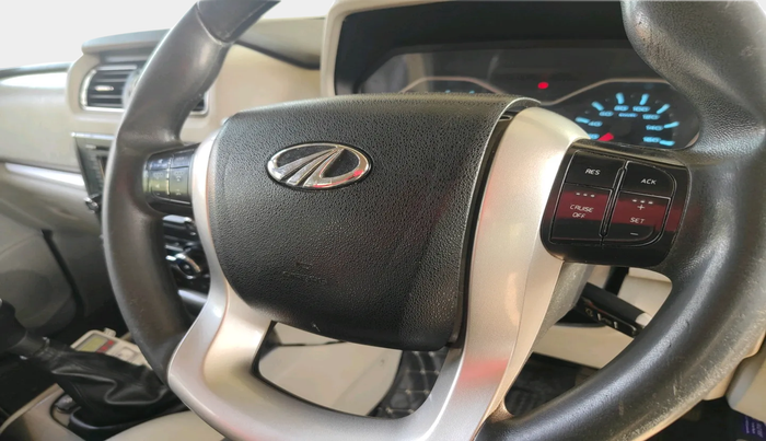 2017 Mahindra Scorpio S10 1.99 INTELLI-HYBRID, Diesel, Manual, 1,08,311 km, interior