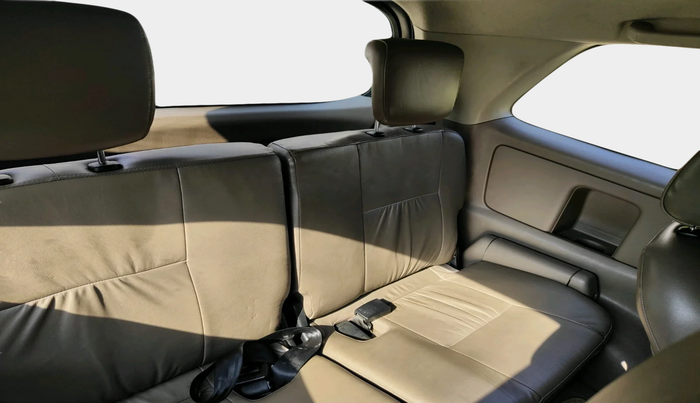 2015 Toyota Innova 2.5 ZX 7 STR, Diesel, Manual, 1,53,350 km, interior