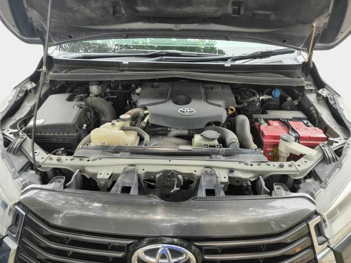 2022 Toyota Innova Crysta 2.4 ZX 7 STR, Diesel, Manual, 94,069 km, exterior