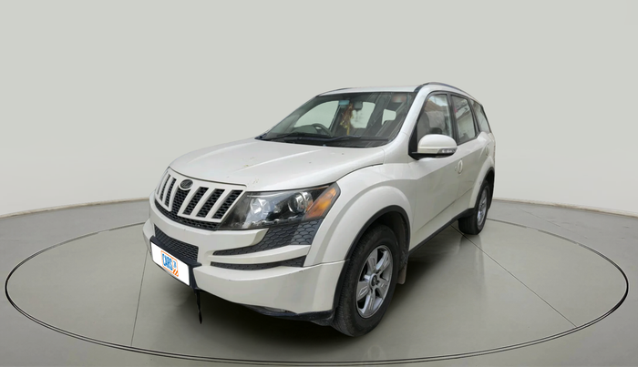 2015 Mahindra XUV500 W6, Diesel, Manual, 1,02,809 km, exterior