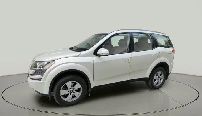 2015 Mahindra XUV500 W6, Diesel, Manual, 1,02,809 km, exterior