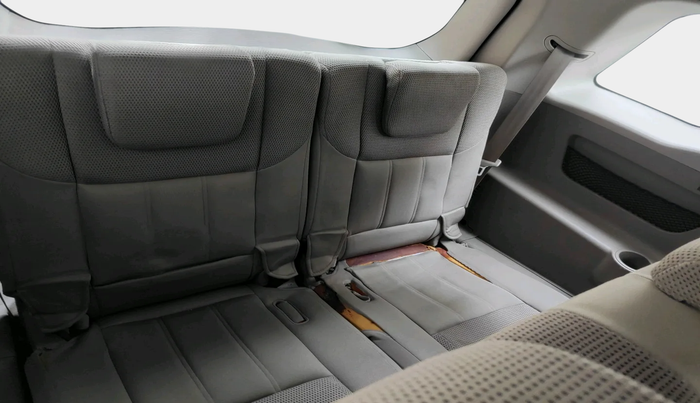 2015 Mahindra XUV500 W6, Diesel, Manual, 1,02,809 km, interior