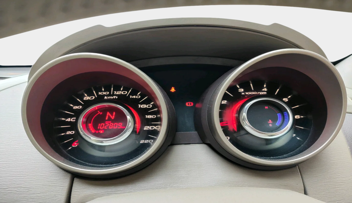 2015 Mahindra XUV500 W6, Diesel, Manual, 1,02,809 km, interior