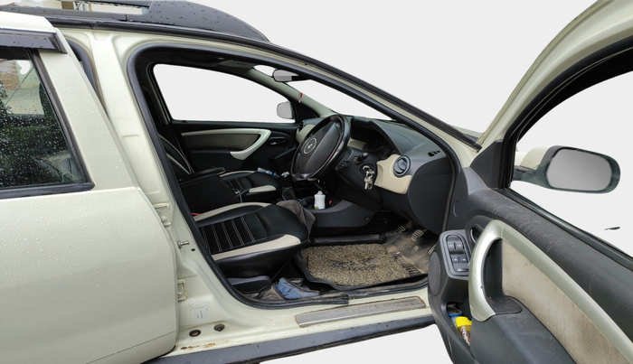 2014 Renault Duster 85 PS RXL DIESEL, Diesel, Manual, 1,72,295 km, interior