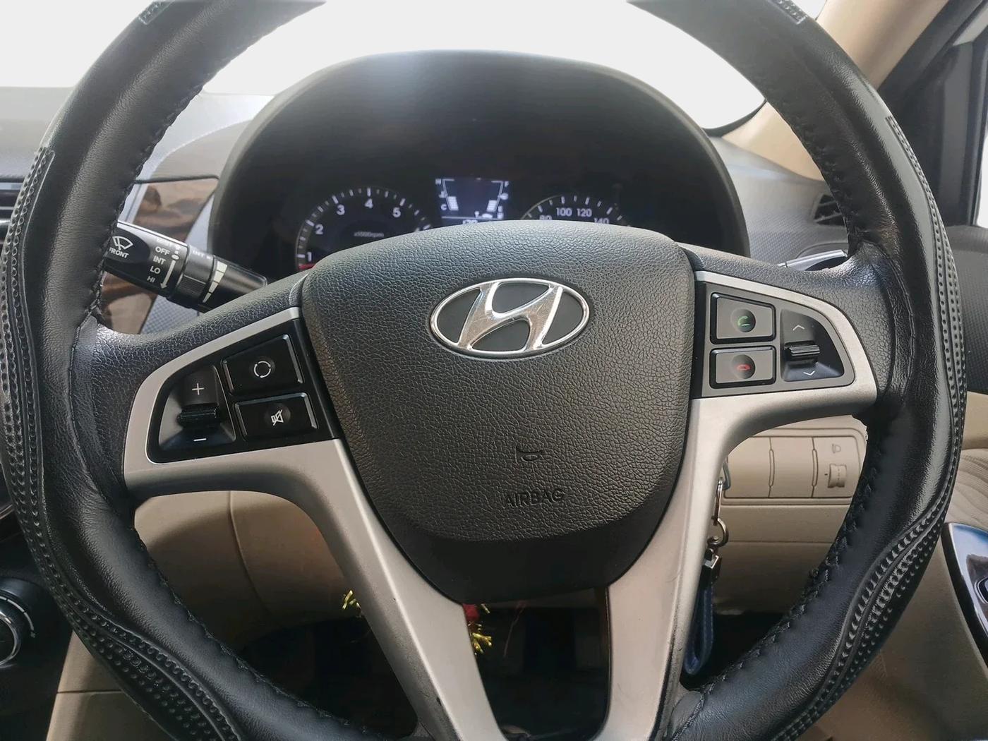 2014 Hyundai Verna FLUIDIC 1.6 VTVT SX, Petrol, Manual, 52,285 km, interior