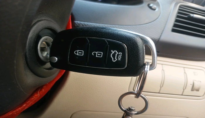 2014 Hyundai Verna FLUIDIC 1.6 VTVT SX, Petrol, Manual, 52,285 km, interior