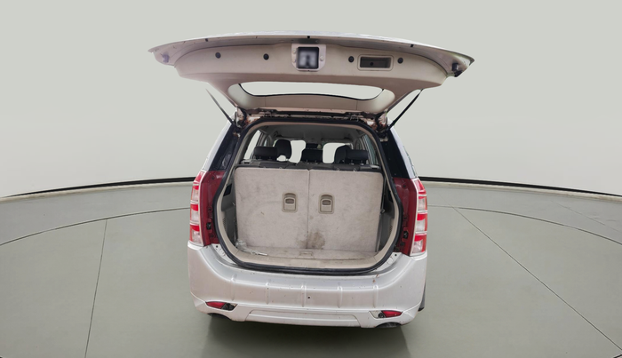 2016 Mahindra XUV500 W4, Diesel, Manual, 35,951 km, exterior