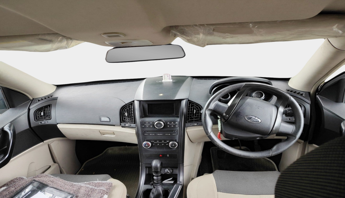 2016 Mahindra XUV500 W4, Diesel, Manual, 35,951 km, interior