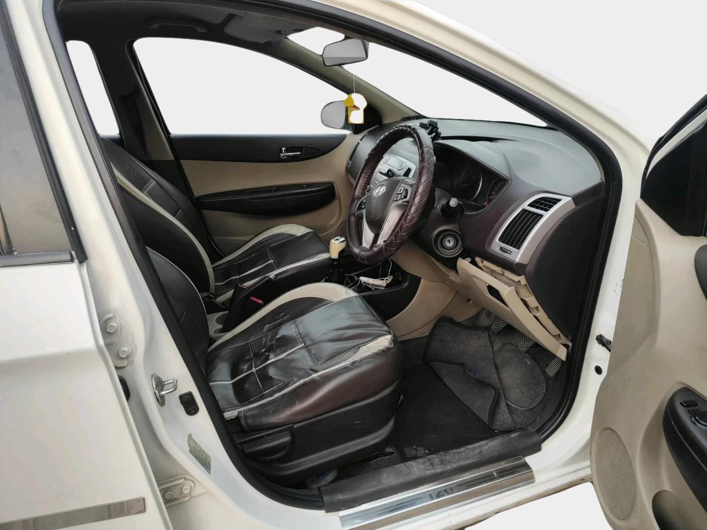 2012 Hyundai i20 SPORTZ 1.4 CRDI, Diesel, Manual, 93,150 km, interior