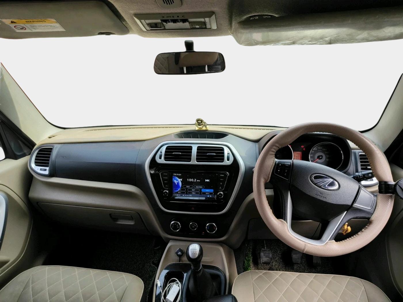 2018 Mahindra TUV 300 PLUS P8, Diesel, Manual, 49,136 km, interior