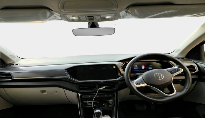 2025 Volkswagen TAIGUN TOPLINE 1.0 TSI AT, Petrol, Automatic, 1,744 km, interior