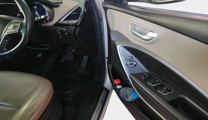 2014 Hyundai Santa Fe 4 WD AT, Diesel, Automatic, 1,29,955 km, interior