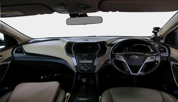 2014 Hyundai Santa Fe 4 WD AT, Diesel, Automatic, 1,29,955 km, interior