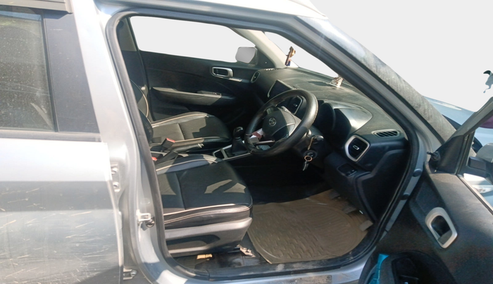 2020 Hyundai VENUE E 1.2, Petrol, Manual, 65,158 km, interior