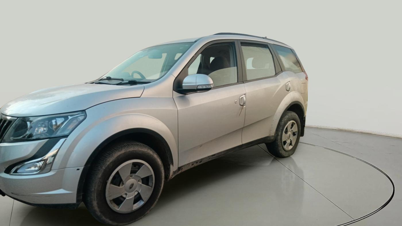 2017 Mahindra XUV500 W6, Diesel, Manual, 33,560 km, exterior