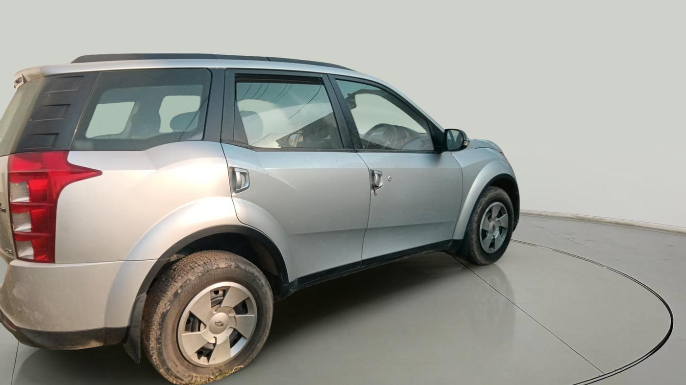 2017 Mahindra XUV500 W6, Diesel, Manual, 33,560 km, exterior