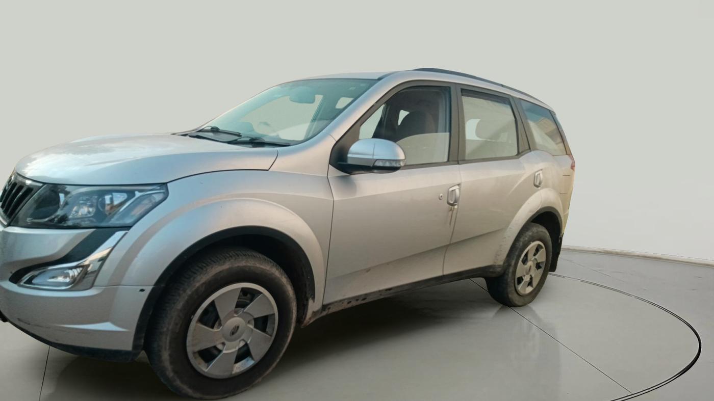 2017 Mahindra XUV500 W6, Diesel, Manual, 33,560 km, exterior