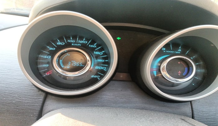 2017 Mahindra XUV500 W6, Diesel, Manual, 31,965 km, interior