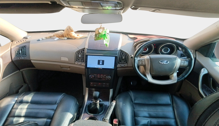 2015 Mahindra XUV500 W8, Diesel, Manual, 82,128 km, interior