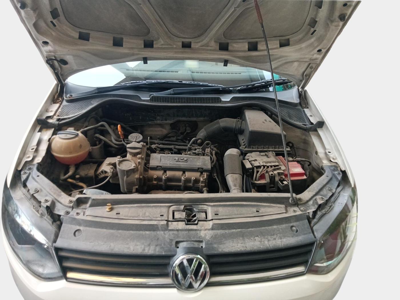 2014 Volkswagen Polo HIGHLINE1.2L, Petrol, Manual, 56,402 km, exterior
