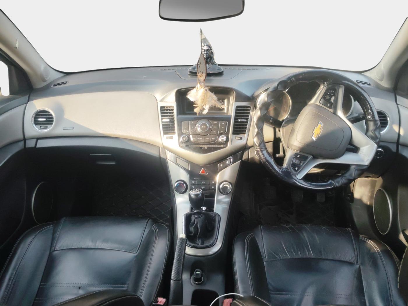 2015 Chevrolet Cruze LTZ, Diesel, Manual, 97,956 km, interior