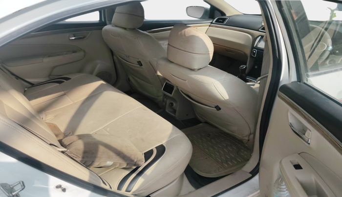 2018 Maruti Ciaz ALPHA 1.5 SHVS PETROL, Petrol, Manual, 1,16,189 km, interior