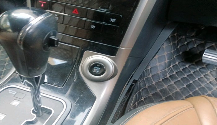 2019 Mahindra XUV500 W11 AT, Diesel, Automatic, 75,503 km, interior