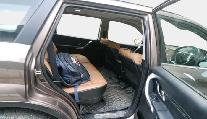 2019 Mahindra XUV500 W11 AT, Diesel, Automatic, 75,503 km, interior