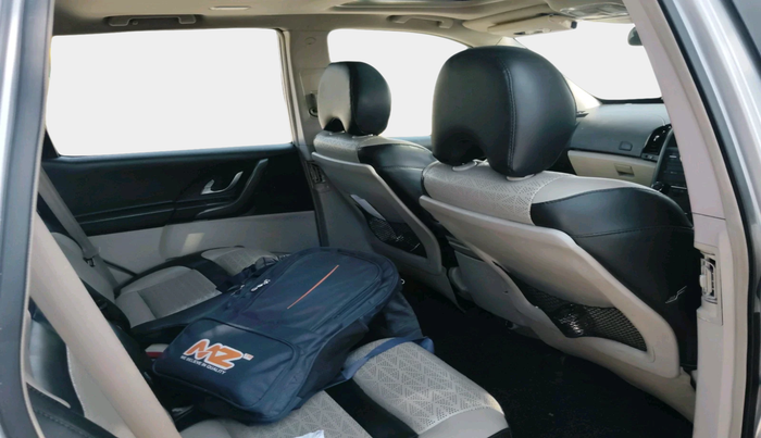 2018 Mahindra XUV500 W9 AT 1.99, Diesel, Automatic, 85,718 km, interior