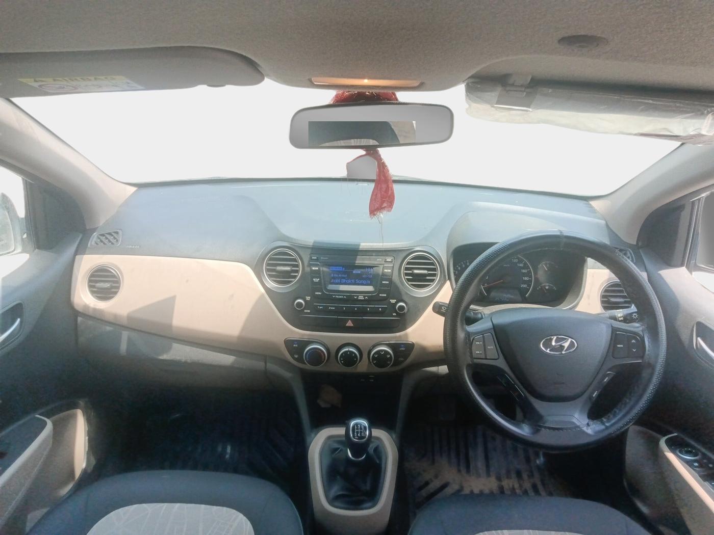 2016 Hyundai Grand i10 SPORTZ 1.2 KAPPA VTVT, Petrol, Manual, 25,724 km, interior