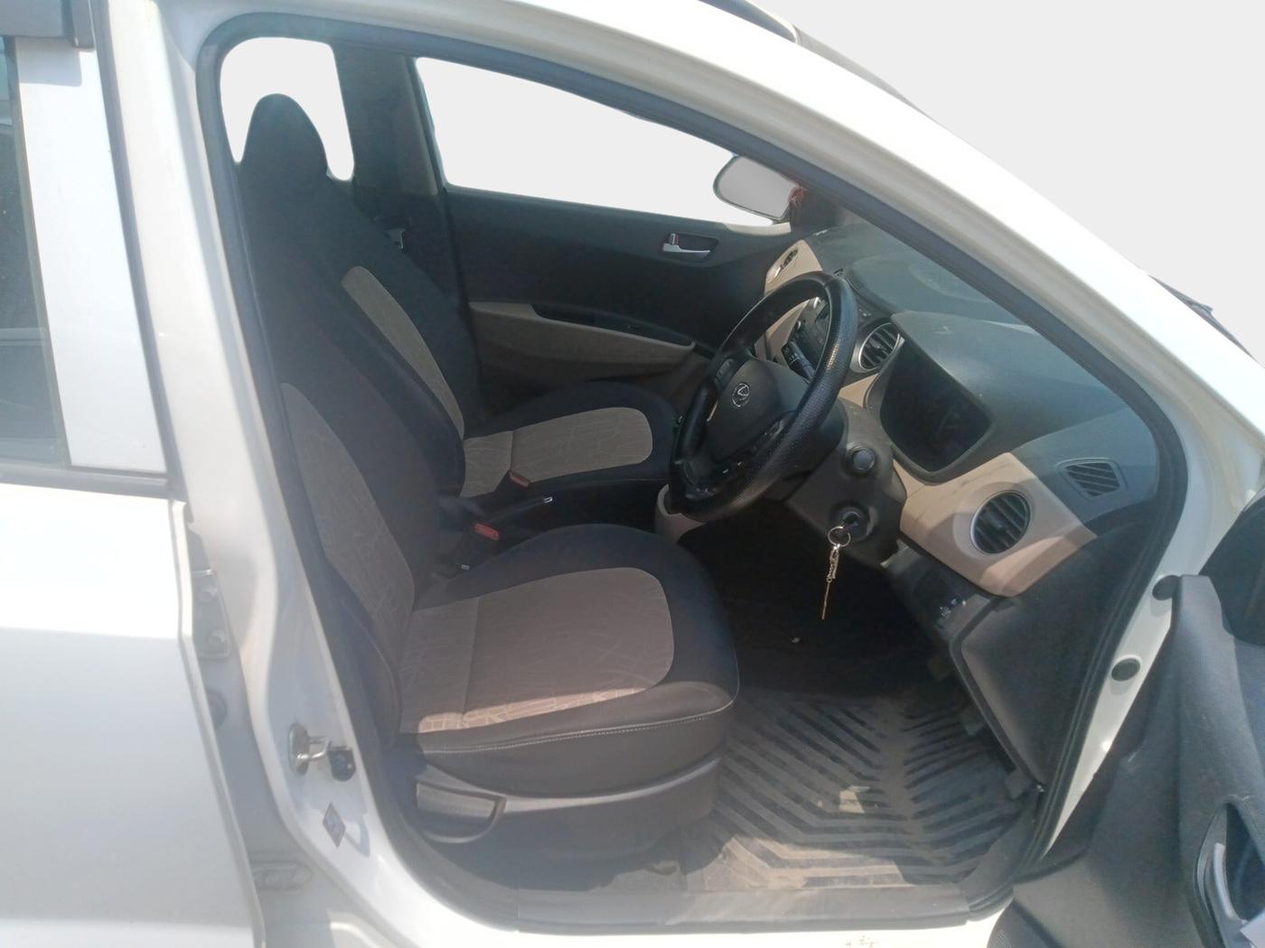 2016 Hyundai Grand i10 SPORTZ 1.2 KAPPA VTVT, Petrol, Manual, 25,724 km, interior