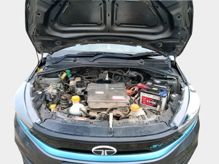 2024 Tata TIAGO EV XT MEDIUM RANGE, Electric, Automatic, 43,948 km, exterior