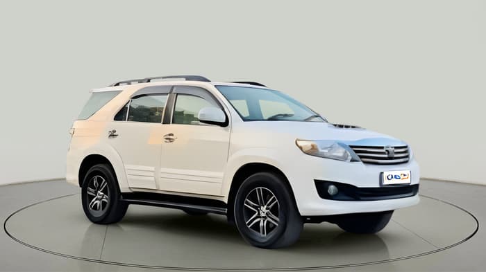 2015 Toyota Fortuner 3.0 4X4 MT, Diesel, Manual, 1,57,371 km, exterior