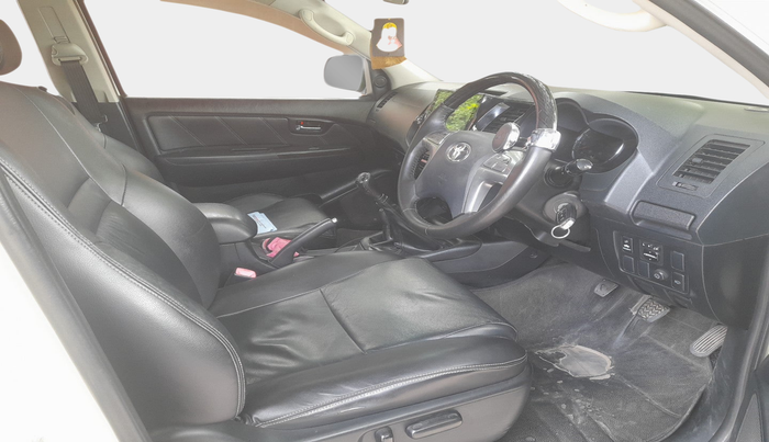 2015 Toyota Fortuner 3.0 4X4 MT, Diesel, Manual, 1,54,979 km, interior