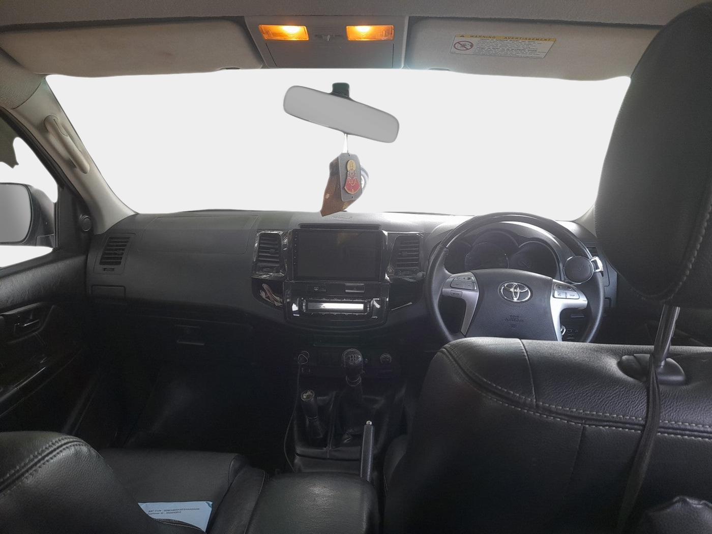 2015 Toyota Fortuner 3.0 4X4 MT, Diesel, Manual, 1,57,371 km, interior