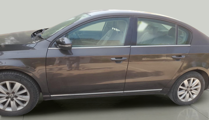 2012 Volkswagen Passat COMFORTLINE 2.0 TDI MT, Diesel, Manual, 2,06,482 km, exterior