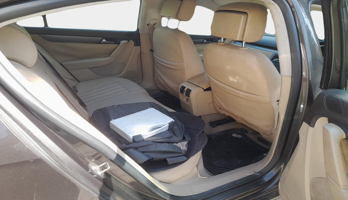 2012 Volkswagen Passat COMFORTLINE 2.0 TDI MT, Diesel, Manual, 2,06,482 km, interior