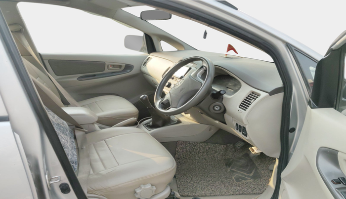 2012 Toyota Innova 2.5 G 7 STR, Diesel, Manual, 2,34,538 km, interior