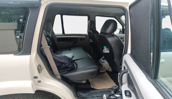 2016 Mahindra Scorpio S10 1.99, Diesel, Manual, 91,937 km, interior