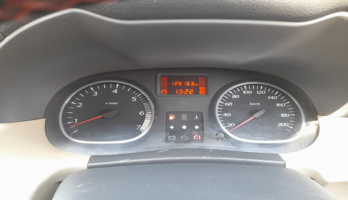 2013 Renault Duster 85 PS RXL DIESEL (OPT), Diesel, Manual, 1,28,163 km, interior