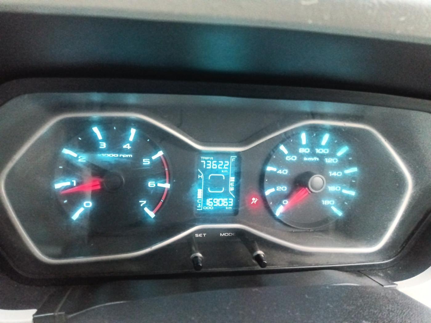 2016 Mahindra Scorpio S10, Diesel, Manual, 1,70,000 km, interior