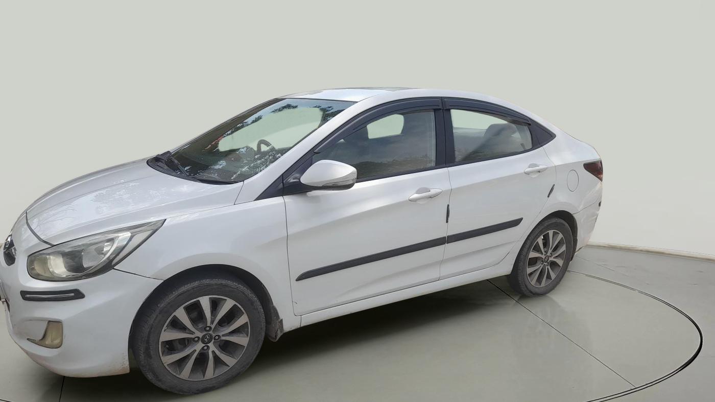 2013 Hyundai Verna FLUIDIC 1.6 VTVT SX, Petrol, Manual, 1,30,000 km, exterior