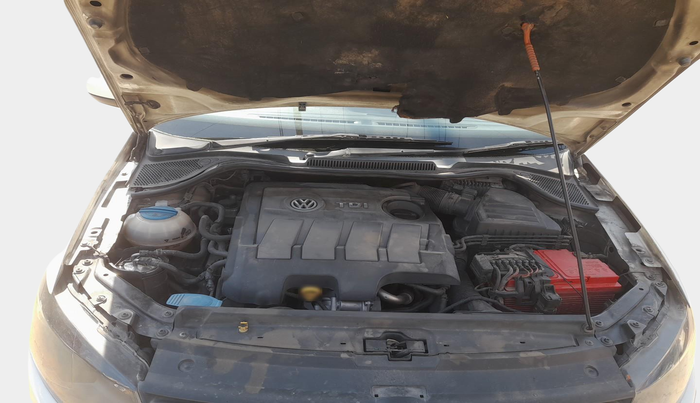2014 Volkswagen Vento HIGHLINE DIESEL 1.6, Diesel, Manual, 2,39,302 km, exterior