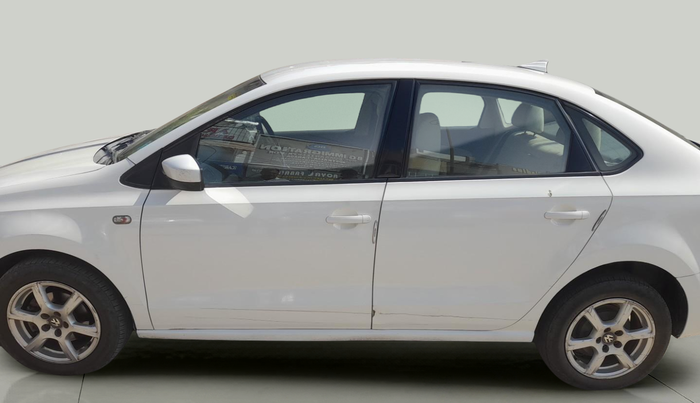2014 Volkswagen Vento HIGHLINE DIESEL 1.6, Diesel, Manual, 2,39,302 km, exterior