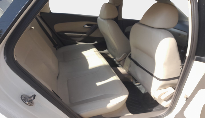 2014 Volkswagen Vento HIGHLINE DIESEL 1.6, Diesel, Manual, 2,39,302 km, interior