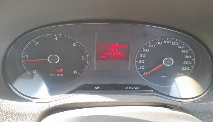 2014 Volkswagen Vento HIGHLINE DIESEL 1.6, Diesel, Manual, 2,39,302 km, interior