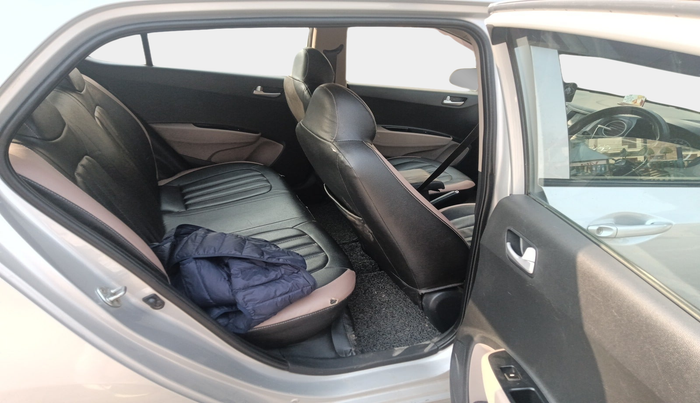 2017 Hyundai Grand i10 SPORTZ 1.2 KAPPA VTVT, Petrol, Manual, 54,298 km, interior