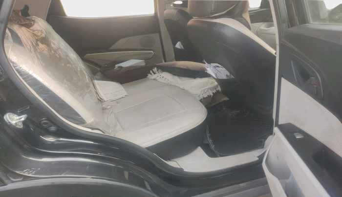 2022 Mahindra XUV300 W6 1.5 Diesel, Diesel, Manual, 62,762 km, interior