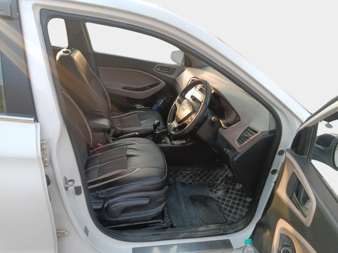 2017 Hyundai Elite i20 ASTA 1.4 CRDI, Diesel, Manual, 1,04,518 km, interior